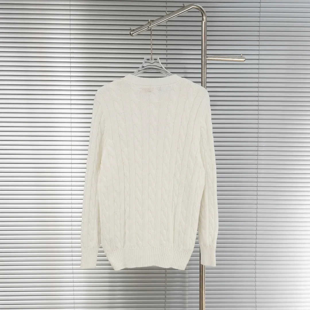 P280 top version (different currencies). You can scan the code to enter the official website. Style: Ralph Lauren POLO Ralph Lauren small label embroidered knitted old money style long-sleeved sweater. Color: Picture color. Size: S-XL. Fabric: pure cotton. Accessories: full set of customized accessories. No gender distinction. Same style for men and women.